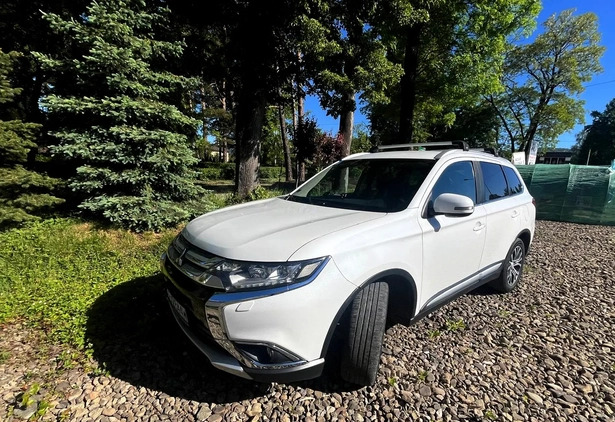 Mitsubishi Outlander cena 69900 przebieg: 183151, rok produkcji 2016 z Biała małe 137